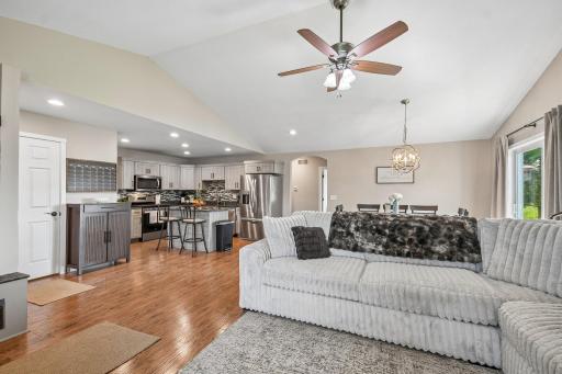428 E Cheyenne Street, Roberts, WI 54023