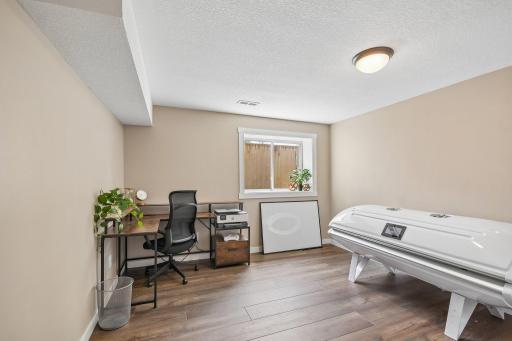 21-web-or-mls-E Cheyenne St-S0207-021.jpg