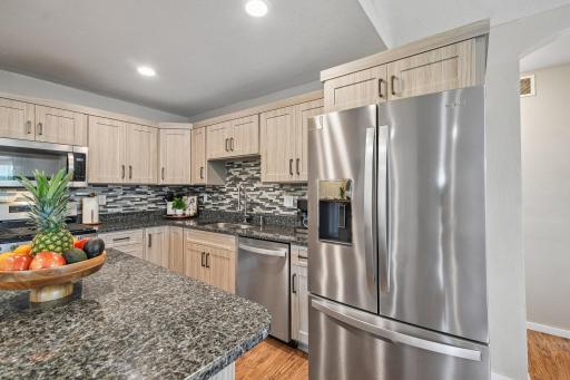 15-web-or-mls-E Cheyenne St-S0207-015.jpg