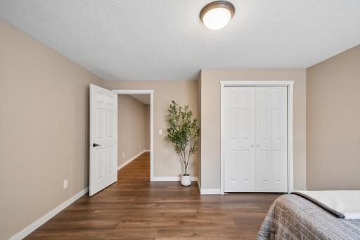 27-web-or-mls-E Cheyenne St-S0207-027.jpg
