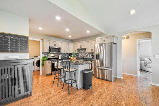 10-web-or-mls-E Cheyenne St-S0207-010.jpg