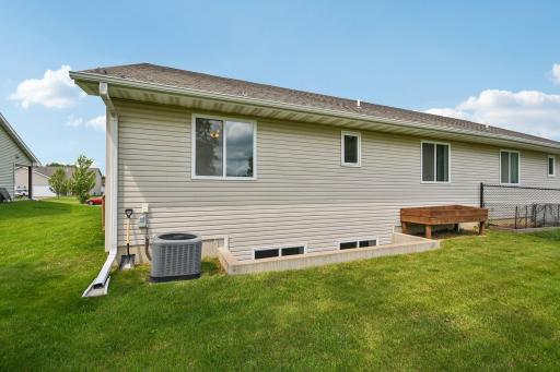 49-web-or-mls-E Cheyenne St-S0207-049.jpg