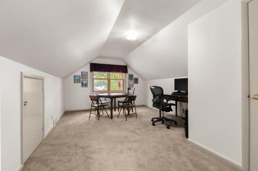 1405 Belmont Lane W, Saint Paul, MN 55113