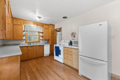 1405 Belmont Lane W, Saint Paul, MN 55113
