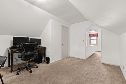 1405 Belmont Lane W, Saint Paul, MN 55113