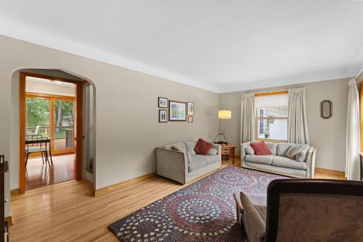 1405 Belmont Lane W, Saint Paul, MN 55113