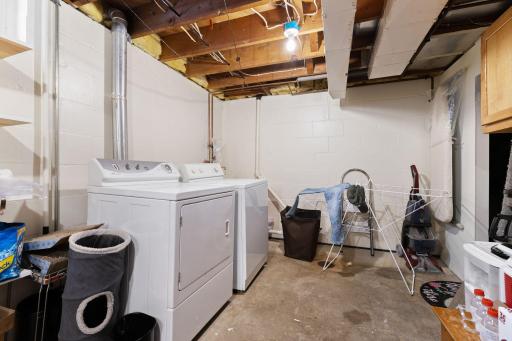 1405 Belmont Lane W, Saint Paul, MN 55113