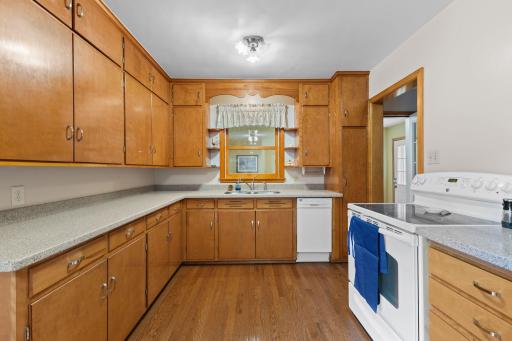 1405 Belmont Lane W, Saint Paul, MN 55113
