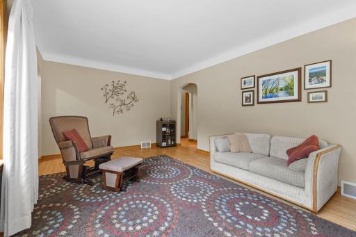 1405 Belmont Lane W, Saint Paul, MN 55113