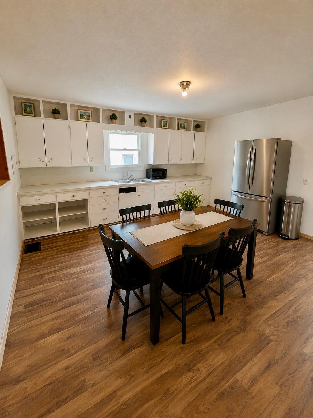 kitchen 2 (1).jpg