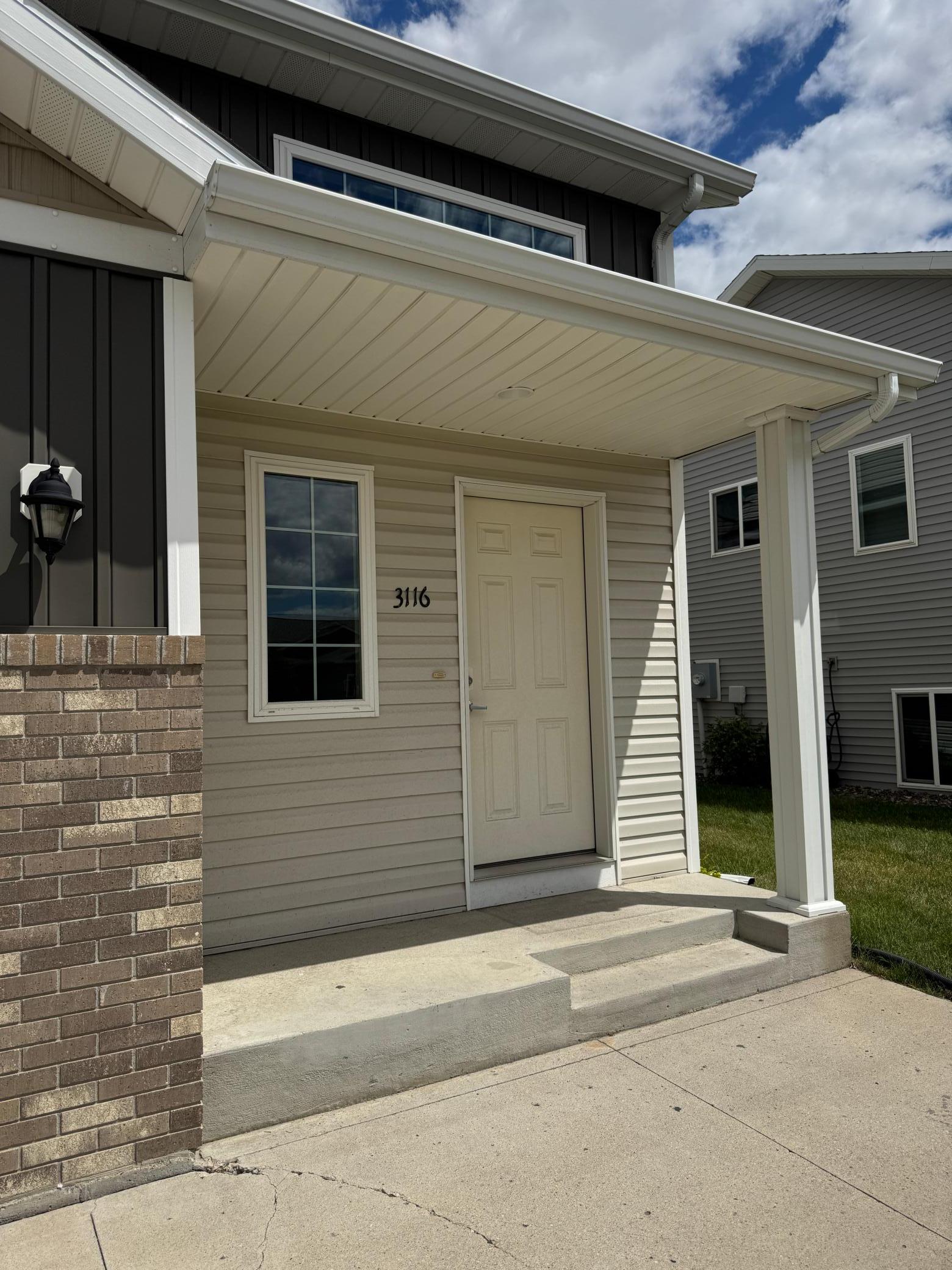 3116 27th Street S, Moorhead, MN 56560