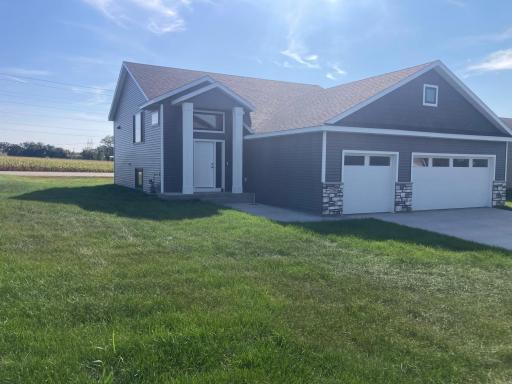 298 Eagle Lane, Zumbrota, MN 55992