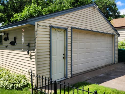 Oversized 2-car detached garage