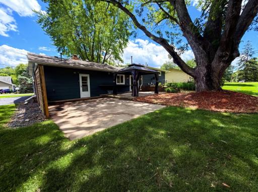 18220 Duck Lake Trail, Eden Prairie, MN 55346