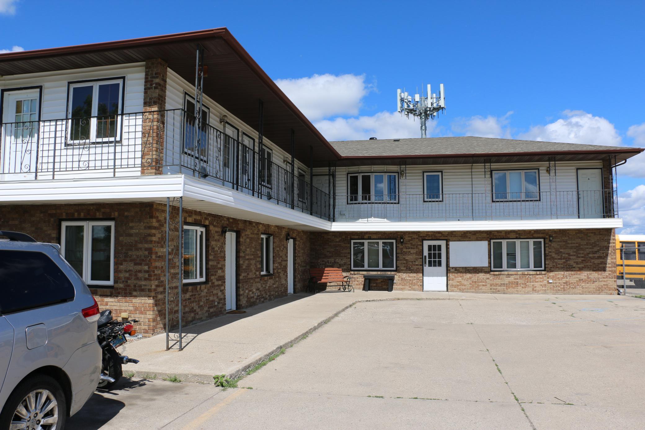 6 apartments & 1 commercial space