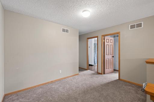48 River Woods Drive W, Saint Paul Park, MN 55071