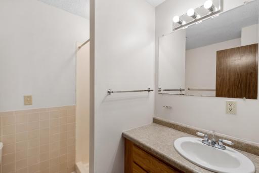 Primary 3/4 Bath
