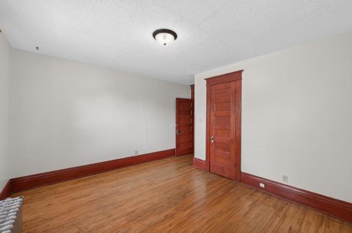 319/321 Aurora Avenue, Saint Paul, MN 55103