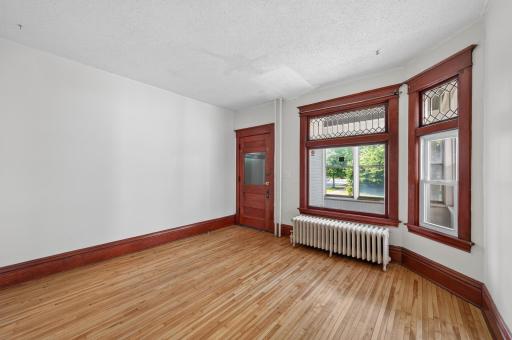 319/321 Aurora Avenue, Saint Paul, MN 55103