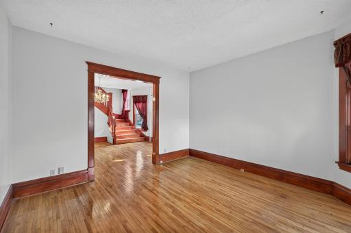 319/321 Aurora Avenue, Saint Paul, MN 55103