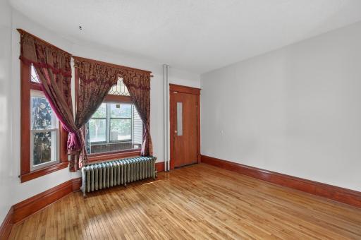 319/321 Aurora Avenue, Saint Paul, MN 55103