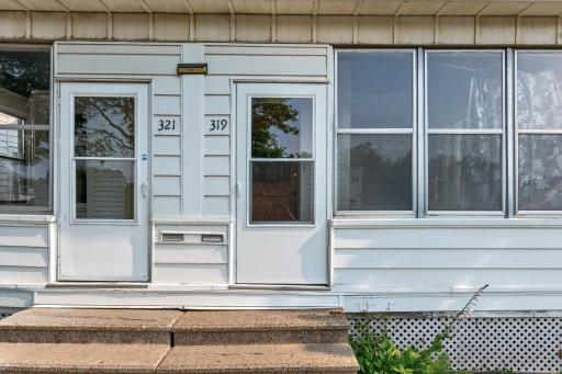 319/321 Aurora Avenue, Saint Paul, MN 55103