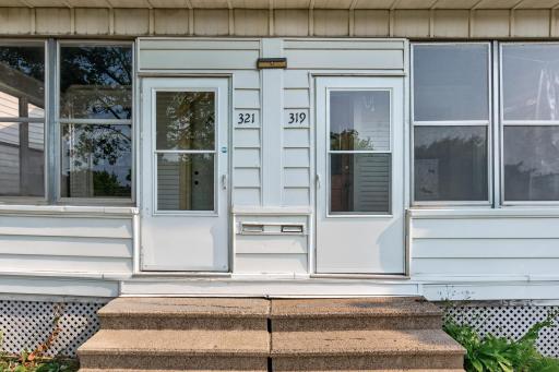 319/321 Aurora Avenue, Saint Paul, MN 55103
