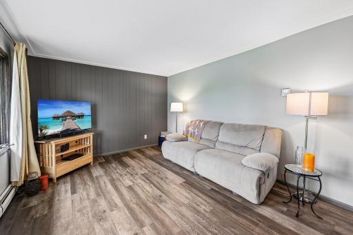 1720 69th Avenue N, Minneapolis, MN 55430