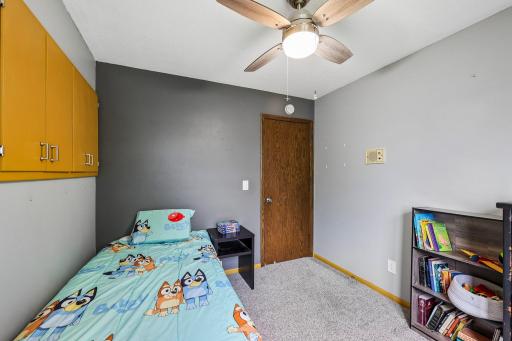 1720 69th Avenue N, Minneapolis, MN 55430