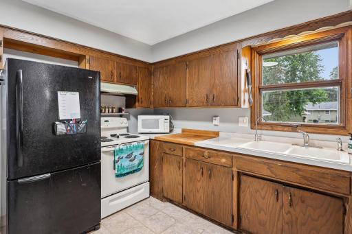 1720 69th Avenue N, Minneapolis, MN 55430