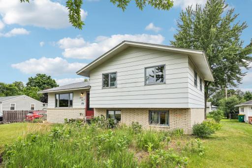 1720 69th Avenue N, Minneapolis, MN 55430