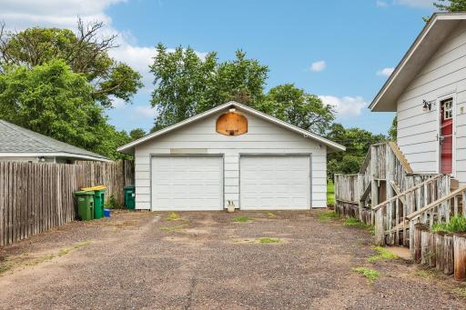 1720 69th Avenue N, Minneapolis, MN 55430