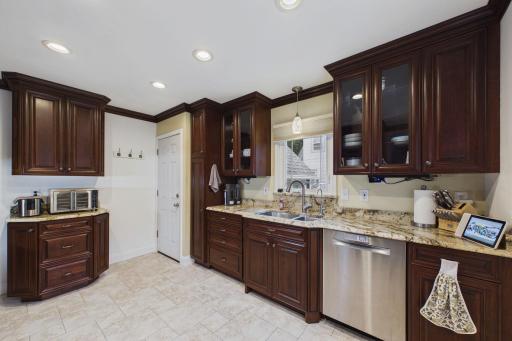 1334 Dunham Street, Albert Lea, MN 56007