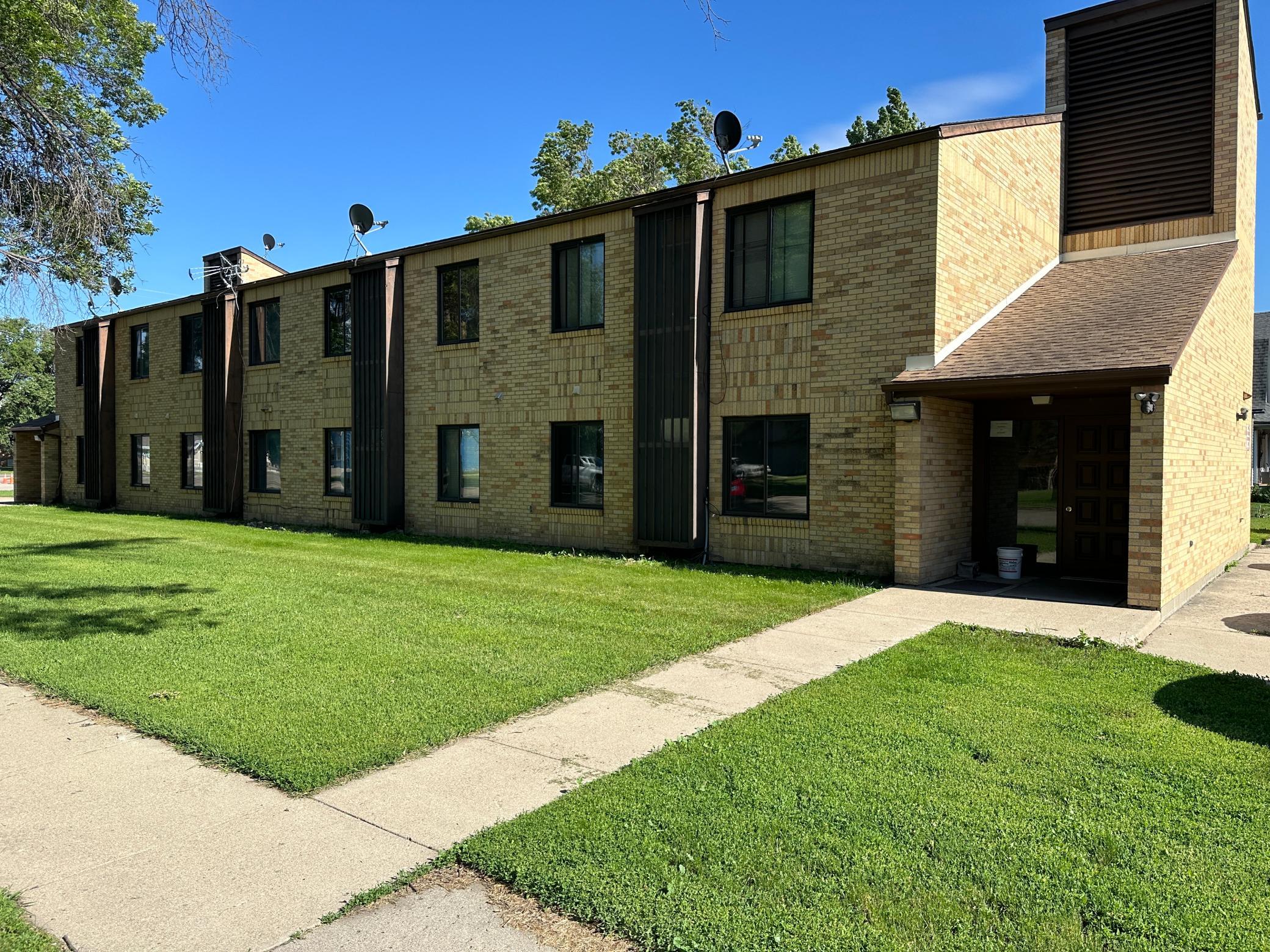 Building Front West LM.JPG
