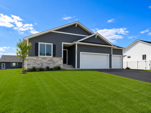 1349 Orchid Way, New Richmond, WI 54017