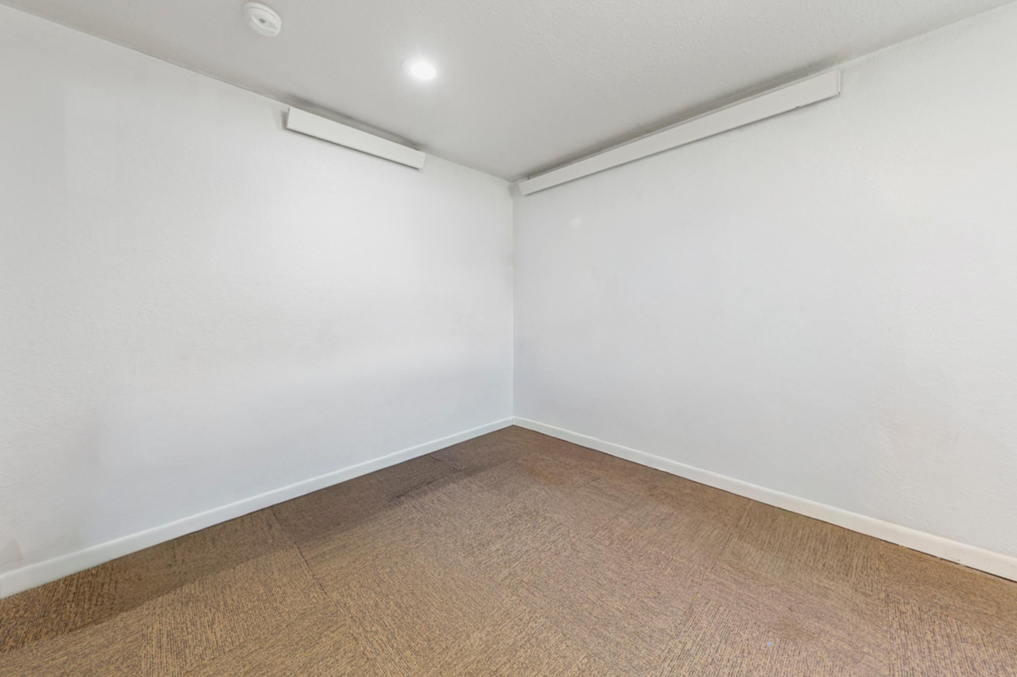 23 bedroom_lower.jpg