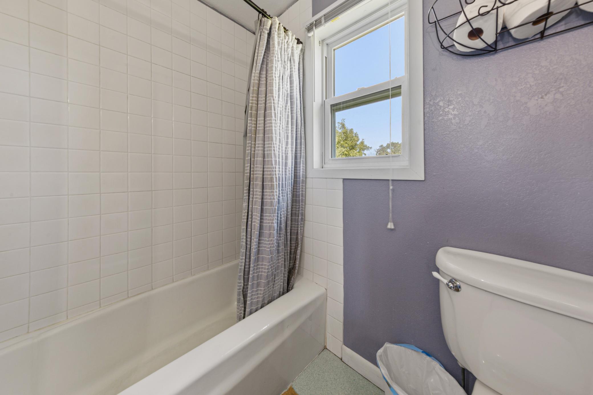 13 bathroom.jpg
