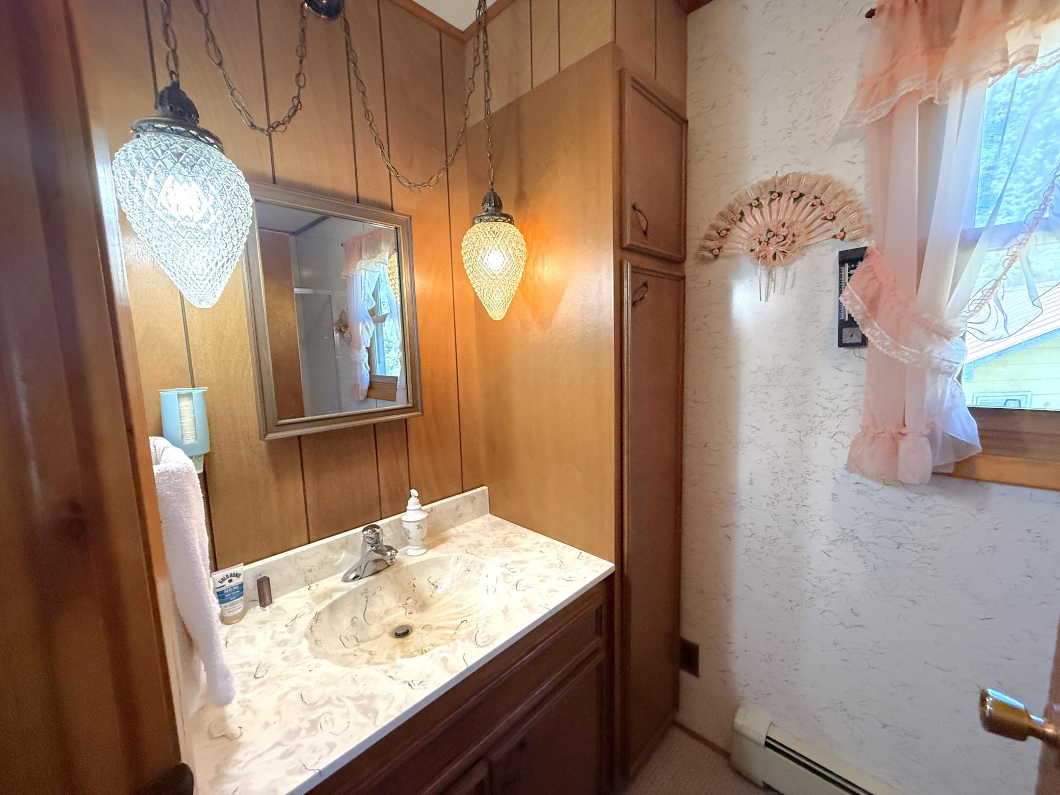 1717 Pine St Rd main bathroom1.JPG.png.JPG