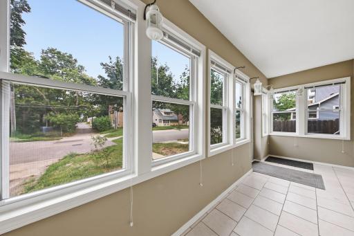 1004 Western Avenue N, Saint Paul, MN 55117