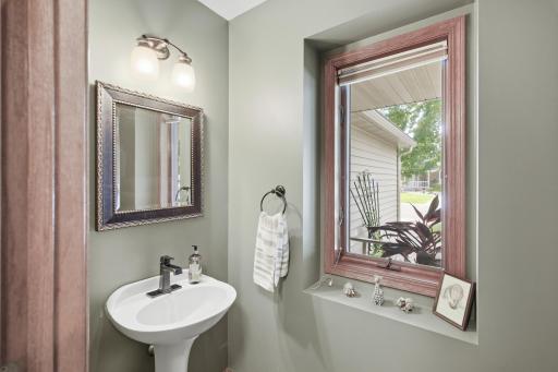1576 La Mar Drive, Mankato, MN 56003