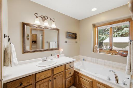 1576 La Mar Drive, Mankato, MN 56003