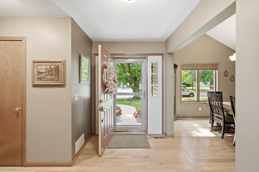 1576 La Mar Drive, Mankato, MN 56003