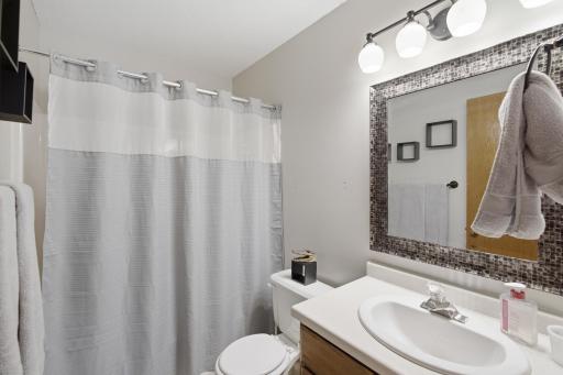 1576 La Mar Drive, Mankato, MN 56003