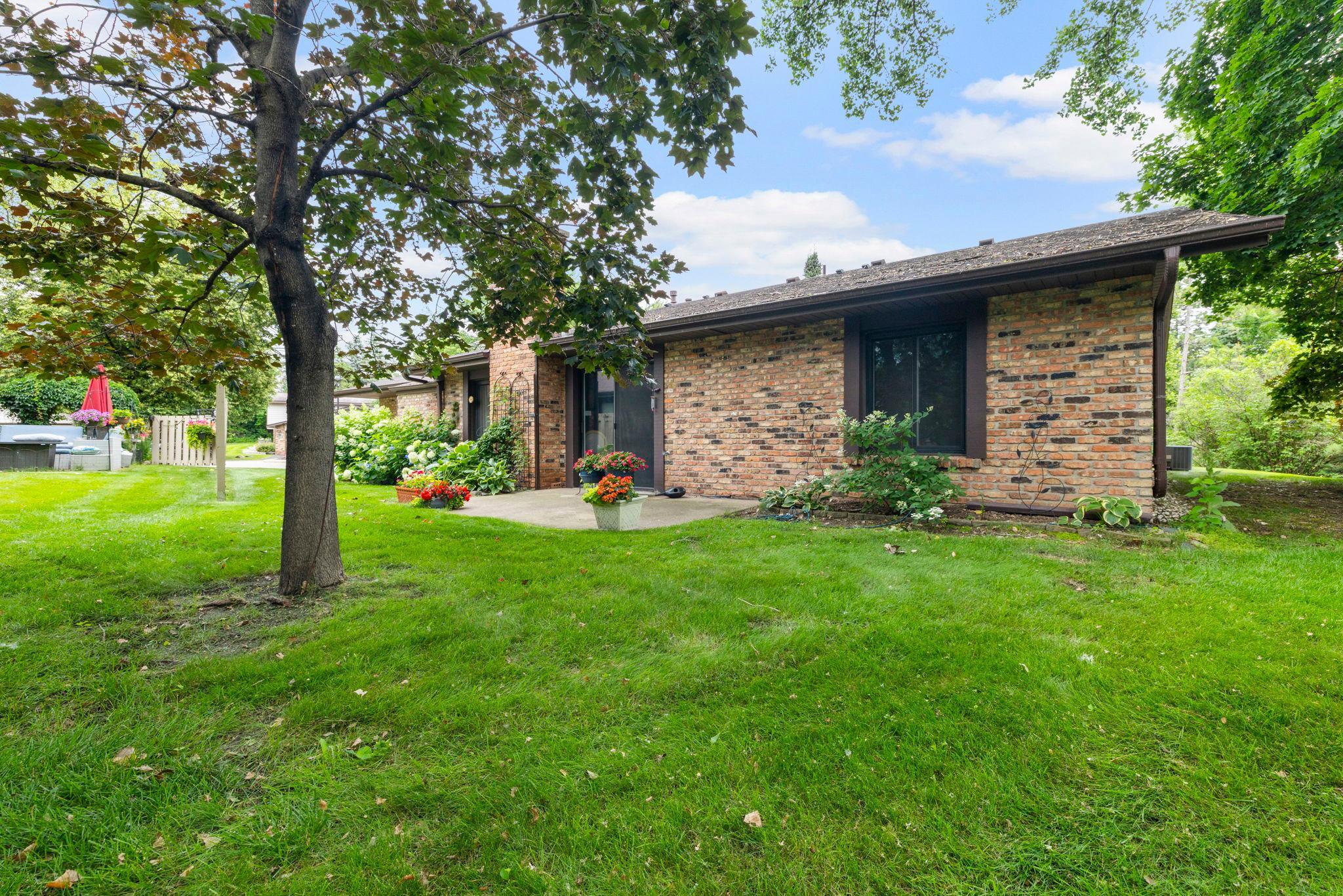 50-web-or-mls-1185 Weston Ln N-165.jpg
