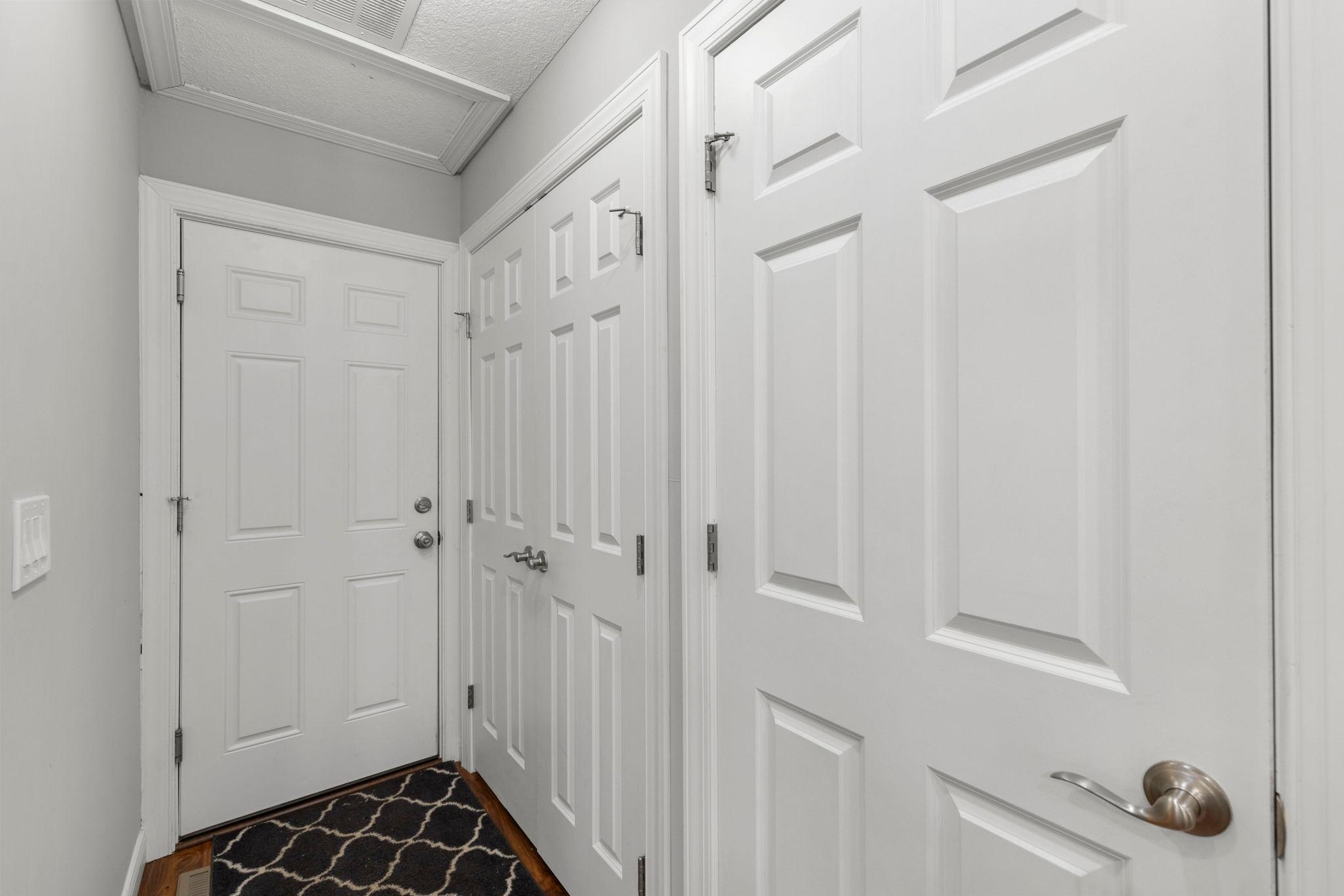 30-web-or-mls-1185 Weston Ln N-99.jpg