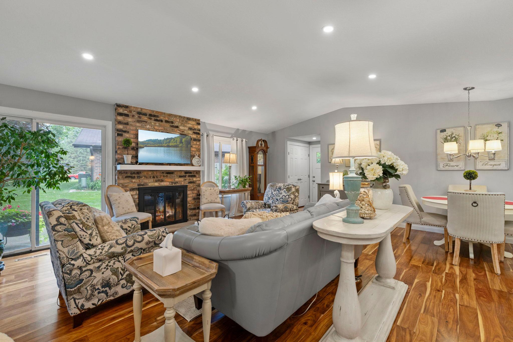 Light and Bright/recessed lighting