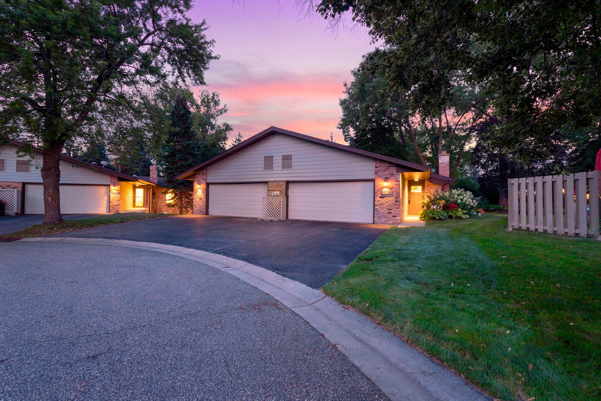 1-web-or-mls-1185 Weston Ln N-183_1.jpg