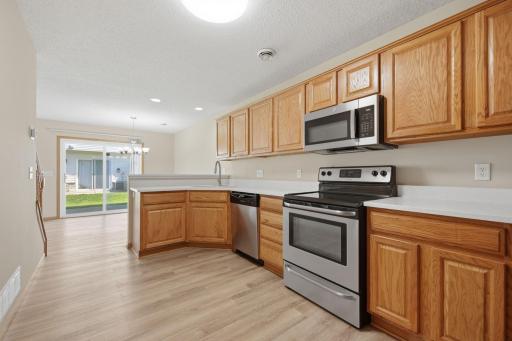 17077 Eagleview Way, Farmington, MN 55024