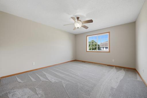 17077 Eagleview Way, Farmington, MN 55024