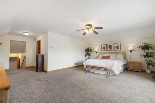 6051 Goodview Trail N, Hugo, MN 55038